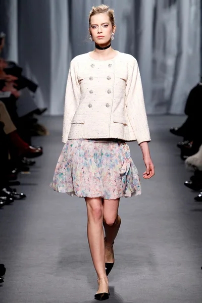 Look 24